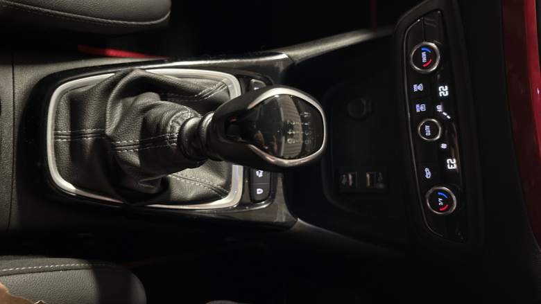 Vauxhall Crossland 1.2 Turbo SRi Nav 5dr Petrol Hatchback